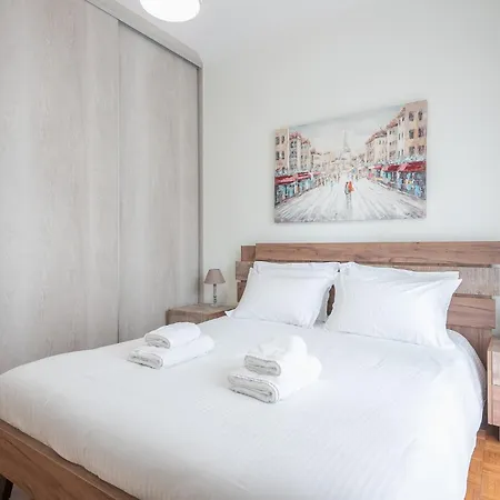 Apartment Margarita's 2-bdr - 2 Stops To Acropolis